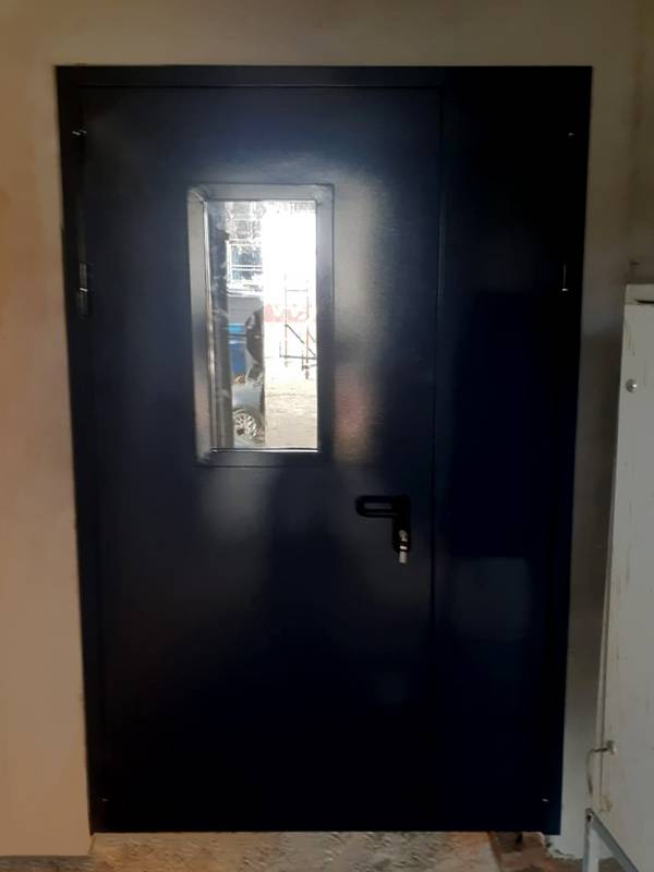 Полуторная дверь с окном (г. Долгопрудный, склад)